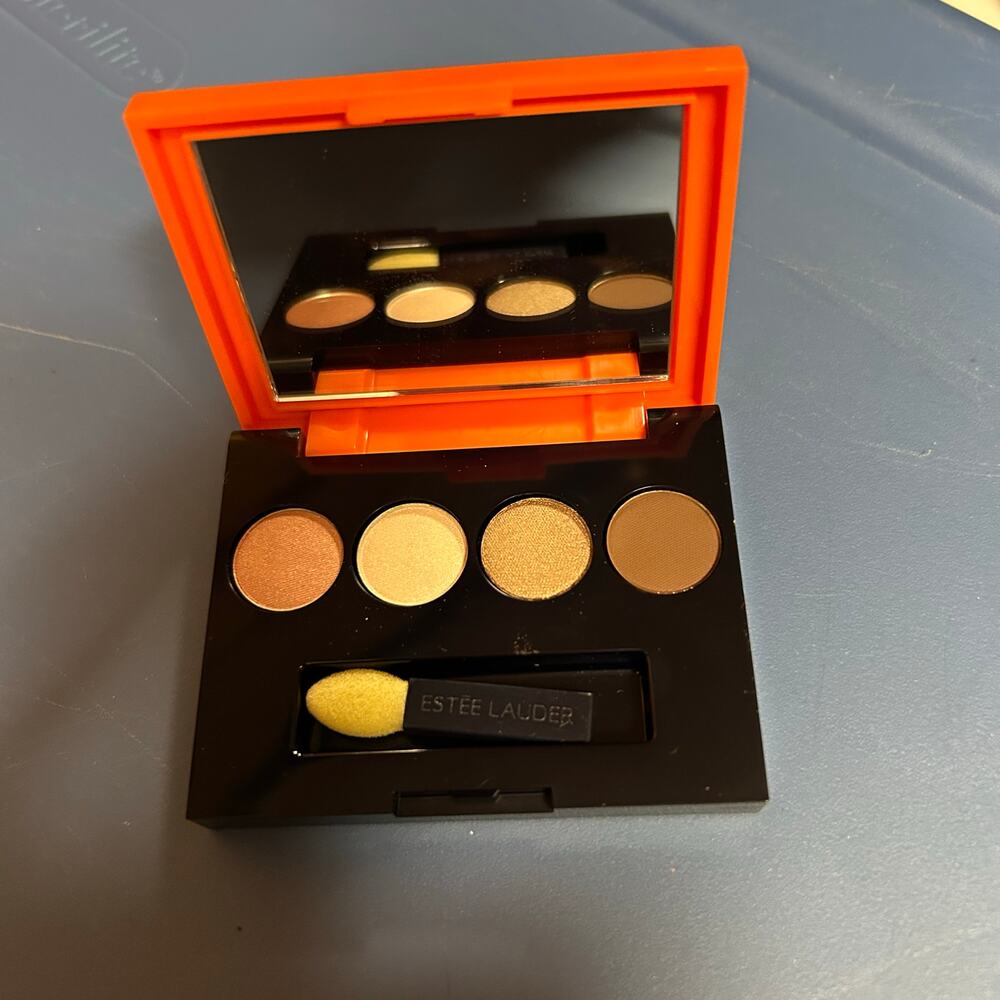 Estée Lauder Lisa Perry Pure Color Eyeshadow Quad Palette Neutrals Ltd Edition
